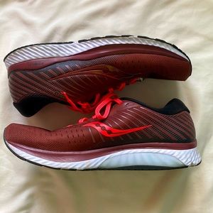 Saucony 10.5 Maroon Running Shoes